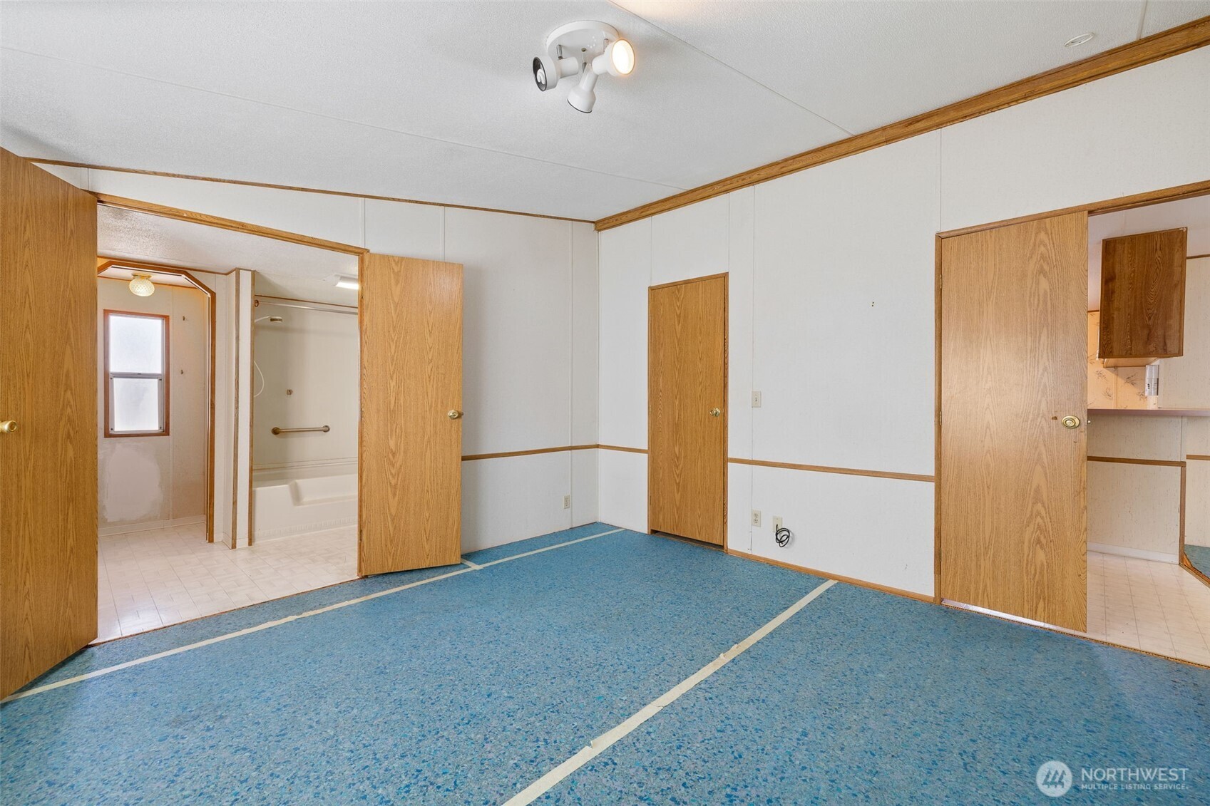 415 Lakeview Road, Unit K10 Lynnwood, WA 98087 - Photo 13 of 17 Gallery Image 13