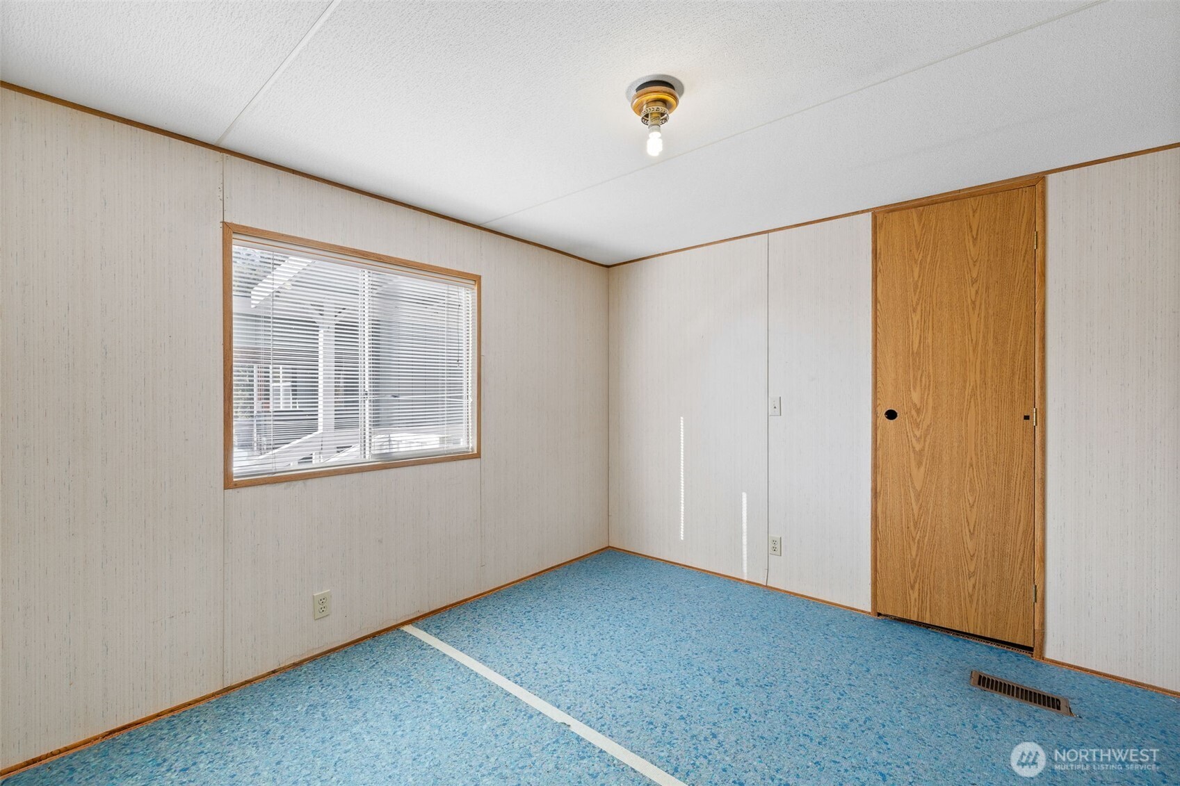 415 Lakeview Road, Unit K10 Lynnwood, WA 98087 - Photo 10 of 17 Gallery Image 10