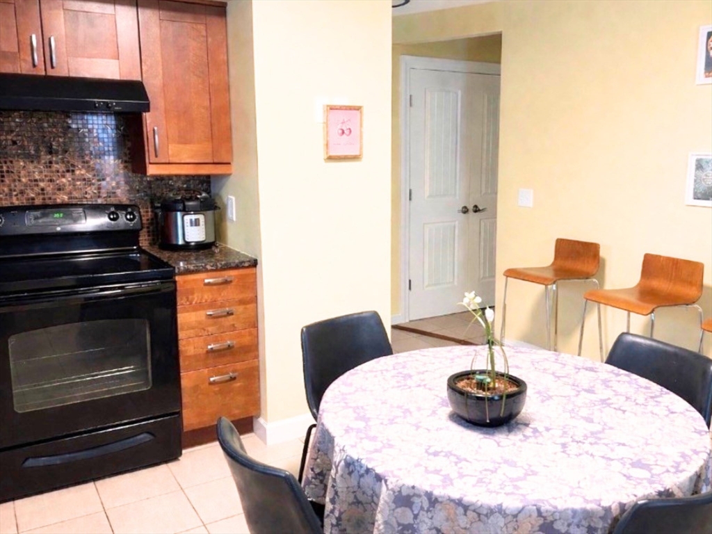 17 Proctor Street, Unit 1 Peabody, MA 01960 - Photo 5 of 6