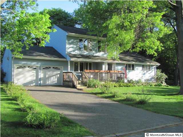 6 Brentwood Road Holmdel, NJ 07733 - Photo 1 of 3 Primary Photo