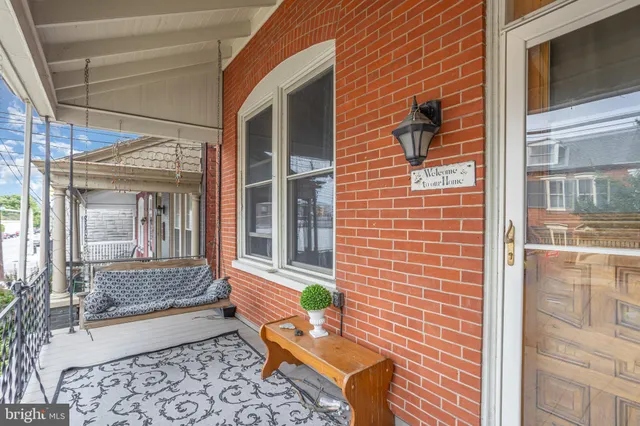 a view of house with outdoor space