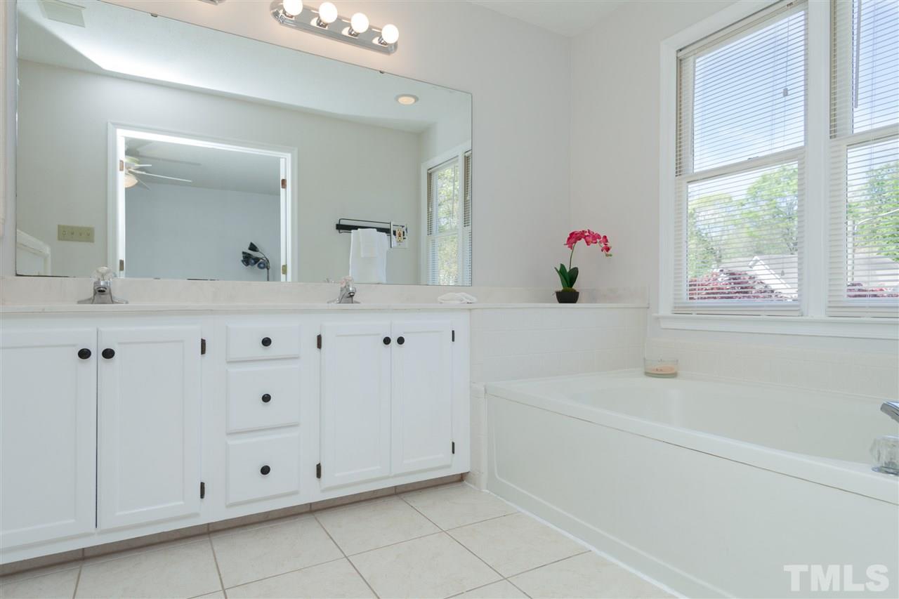 8604 Vanburgh Court Raleigh, NC 27615 - Photo 15 of 25 Gallery Image 15
