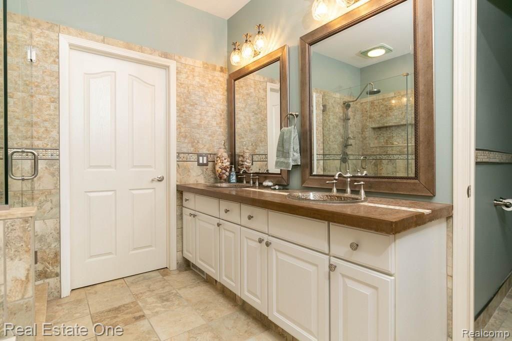 1859 Dunham Drive, Unit 79 Rochester, MI 48306 - Photo 10 of 22 1859DunhamDr-29.jpg