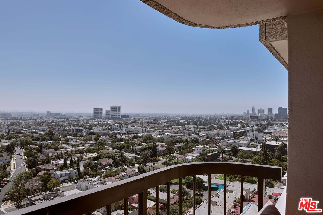 10790 Wilshire Boulevard, Unit 1603 Los Angeles, CA 90024 - Photo 34 of 35