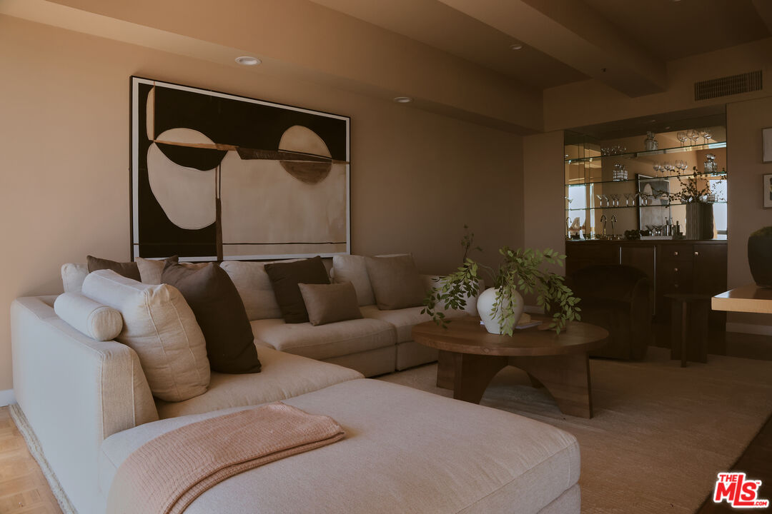 10790 Wilshire Boulevard, Unit 1603 Los Angeles, CA 90024 - Photo 4 of 35