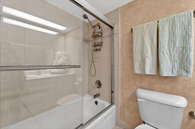 $329,000 | 575 Oaks Lane, Unit 1002, Pompano Beach, FL 33069