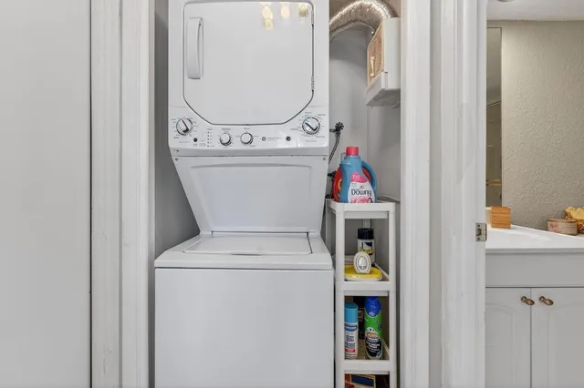 $329,000 | 575 Oaks Lane, Unit 1002, Pompano Beach, FL 33069