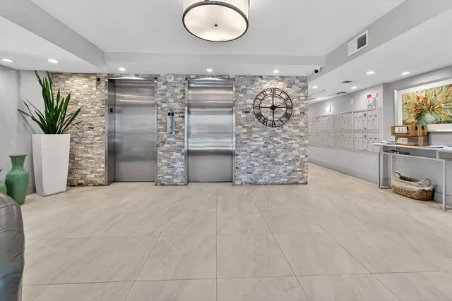 $329,000 | 575 Oaks Lane, Unit 1002, Pompano Beach, FL 33069