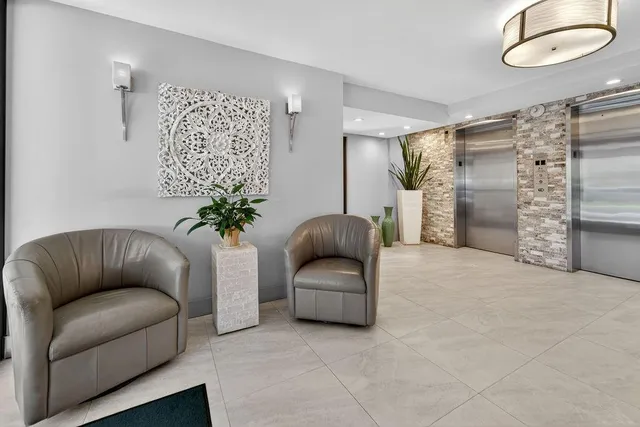 $329,000 | 575 Oaks Lane, Unit 1002, Pompano Beach, FL 33069