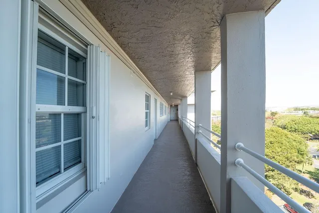 $329,000 | 575 Oaks Lane, Unit 1002, Pompano Beach, FL 33069