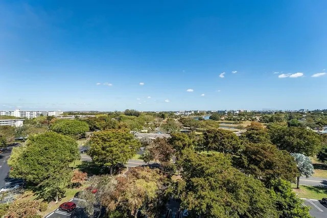 $329,000 | 575 Oaks Lane, Unit 1002, Pompano Beach, FL 33069