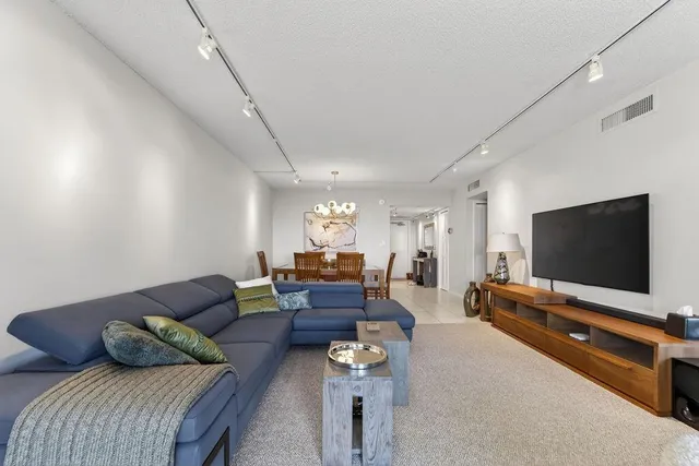 $329,000 | 575 Oaks Lane, Unit 1002, Pompano Beach, FL 33069