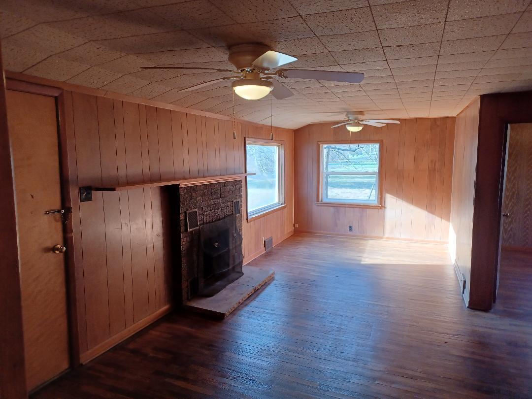4335 Nichols Road Battle Creek, MI 49015 - Photo 3 of 15 Living Room