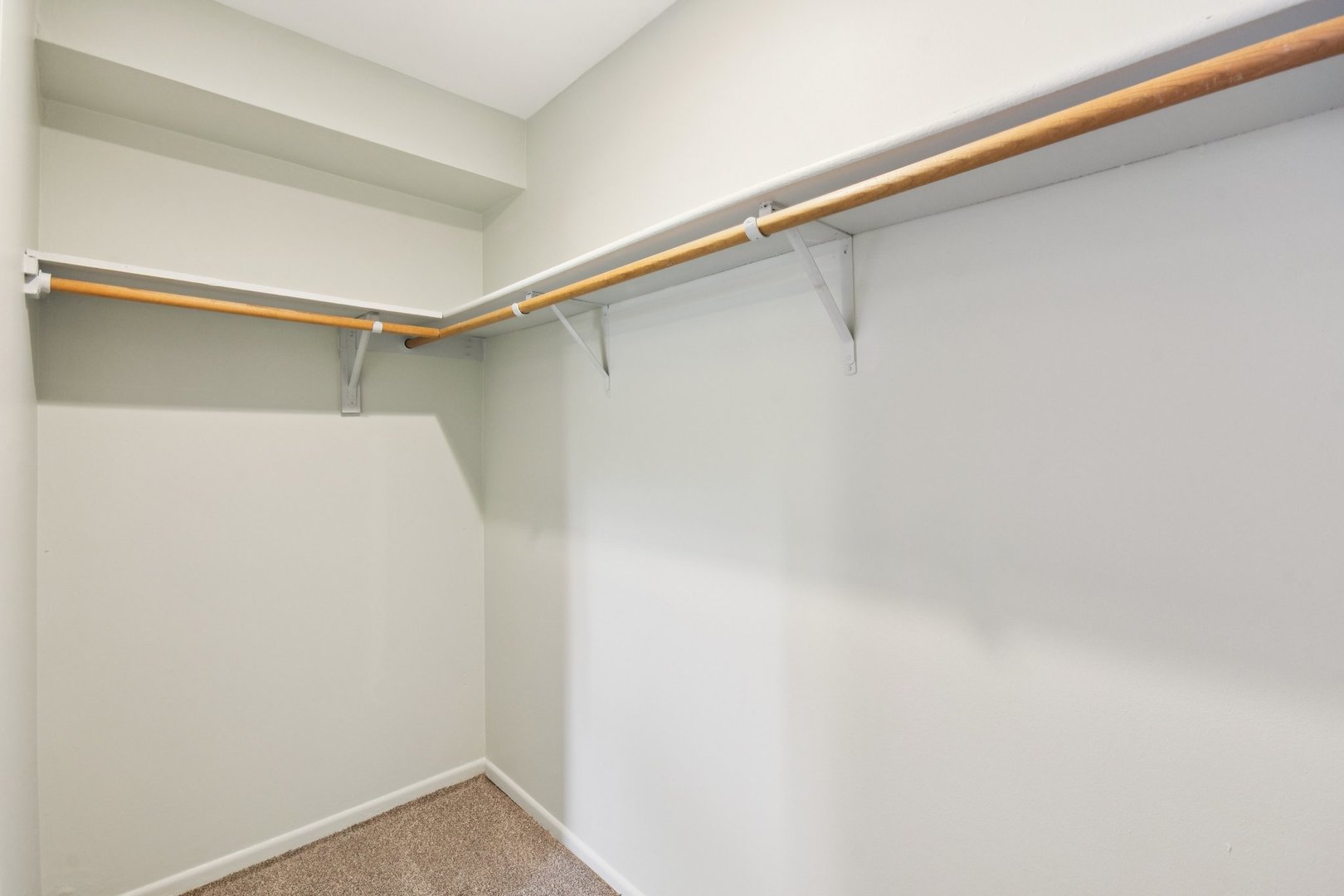 493 McHenry Road, Unit 1B Wheeling, IL 60090 - Photo 17 of 30 a view of small space