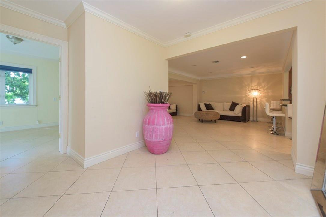 3405 Leigh Road Pompano Beach, FL 33062 - Photo 8 of 35