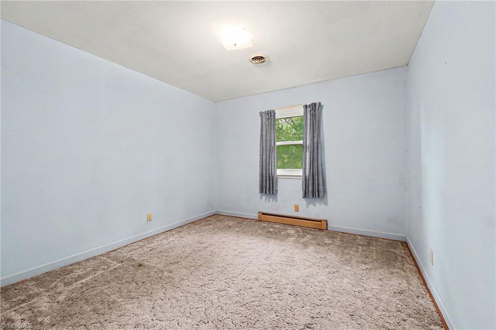 626 Kenneth Road Greensboro, NC 27455 - Photo 20 of 34 Gallery Image 20