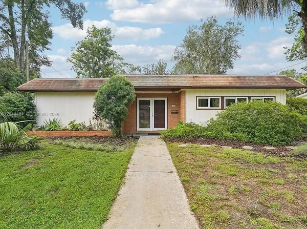 $1,550 | 711 Northeast 6th Place, Gainesville, FL 32601