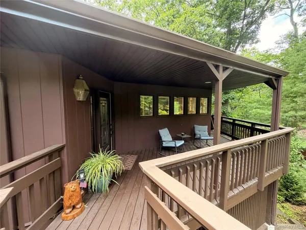 $620,000 | 66 High Hill Road, Tuxedo Park, NY 10987