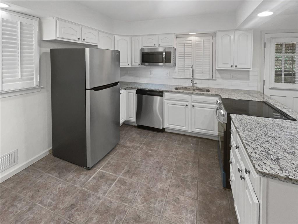 3969 Briaridge Circle Atlanta, GA 30340 - Photo 2 of 25