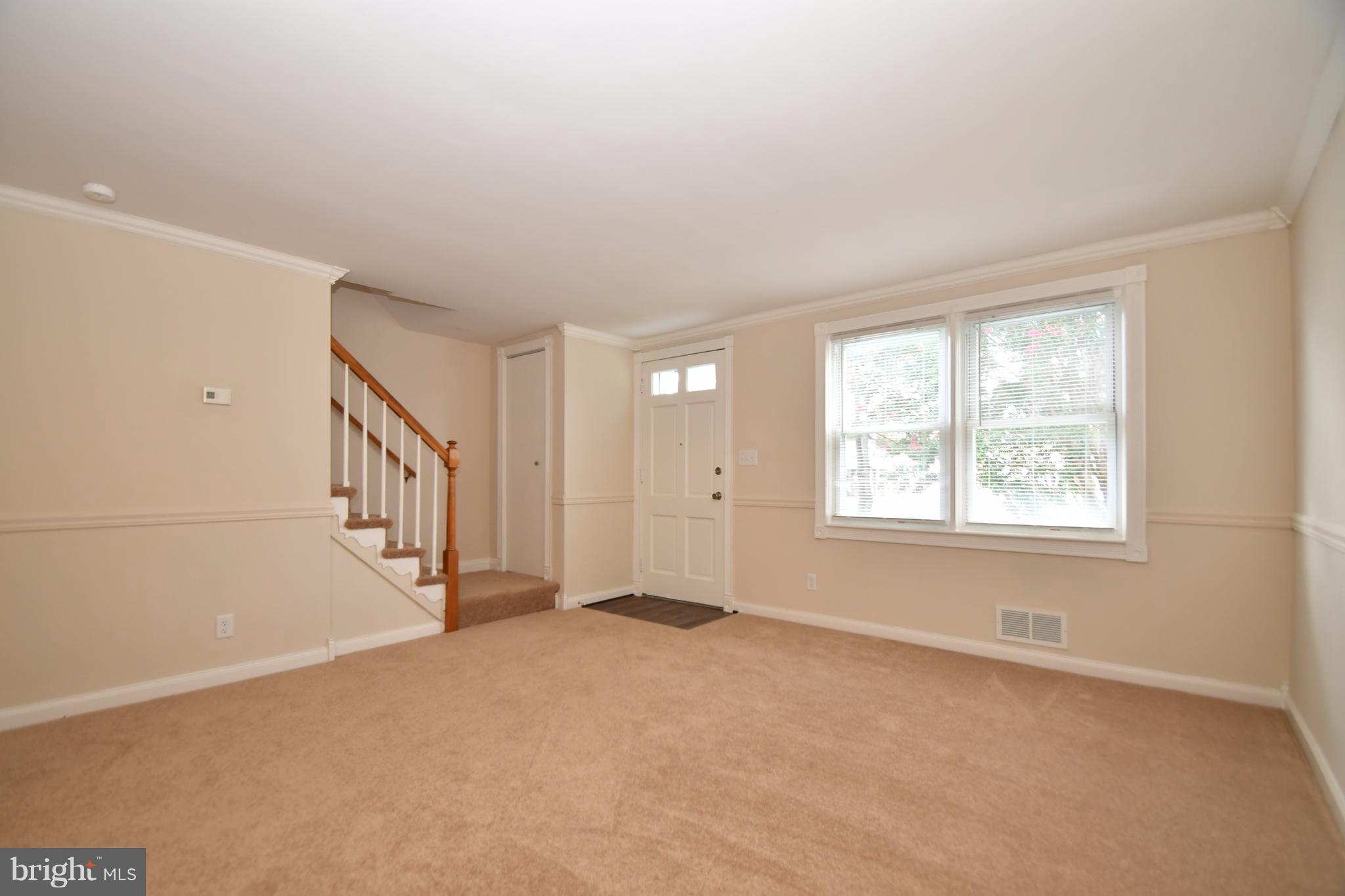 7517 Lawrence Road Baltimore, MD 21222 - Photo 2 of 30 Living Room