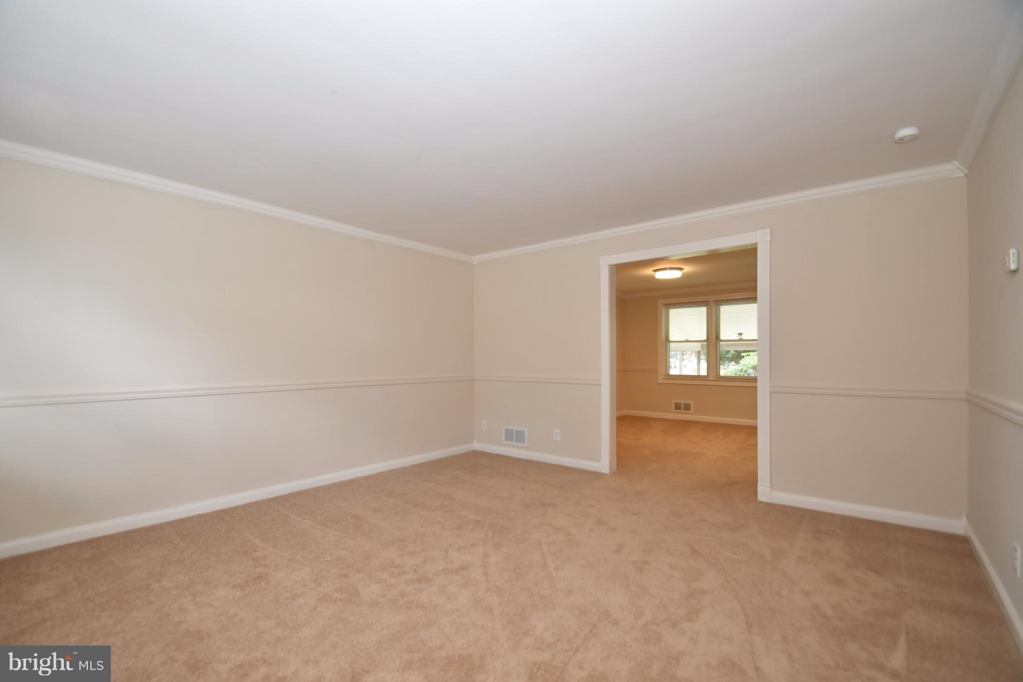 7517 Lawrence Road Baltimore, MD 21222 - Photo 4 of 30 Dining Room