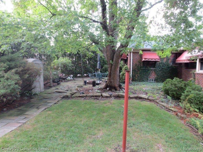 991 Lincoln Road Grosse Pointe, MI 48230 - Photo 21 of 25 BACK YARD