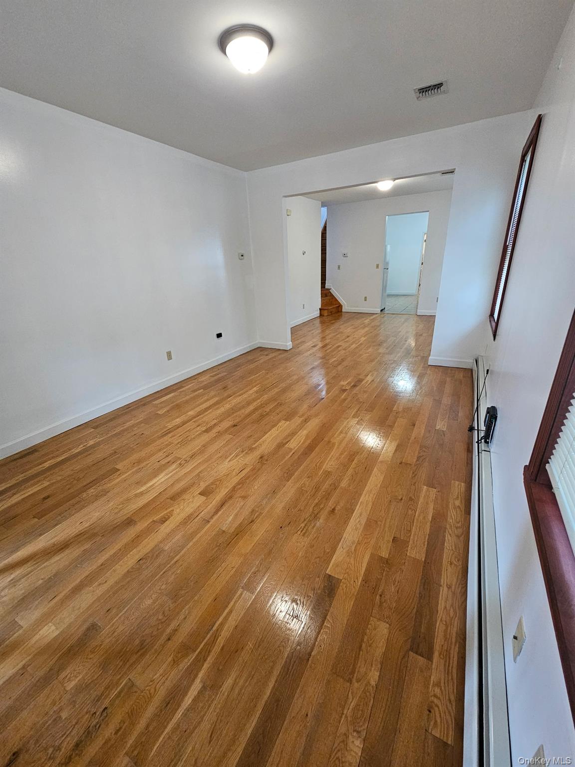 143 Searingtown Road Albertson, NY 11507 - Photo 13 of 26 Gallery Image 13