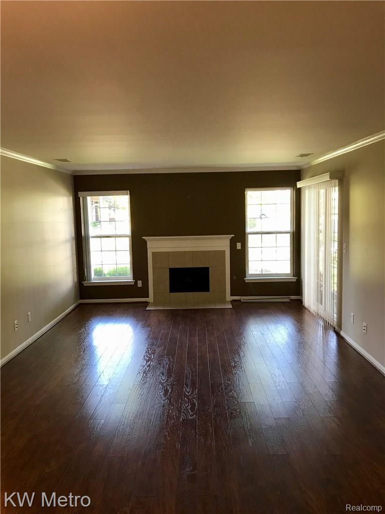 3555 Tremonte Circle Rochester, MI 48306 - Photo 13 of 27 Living Room