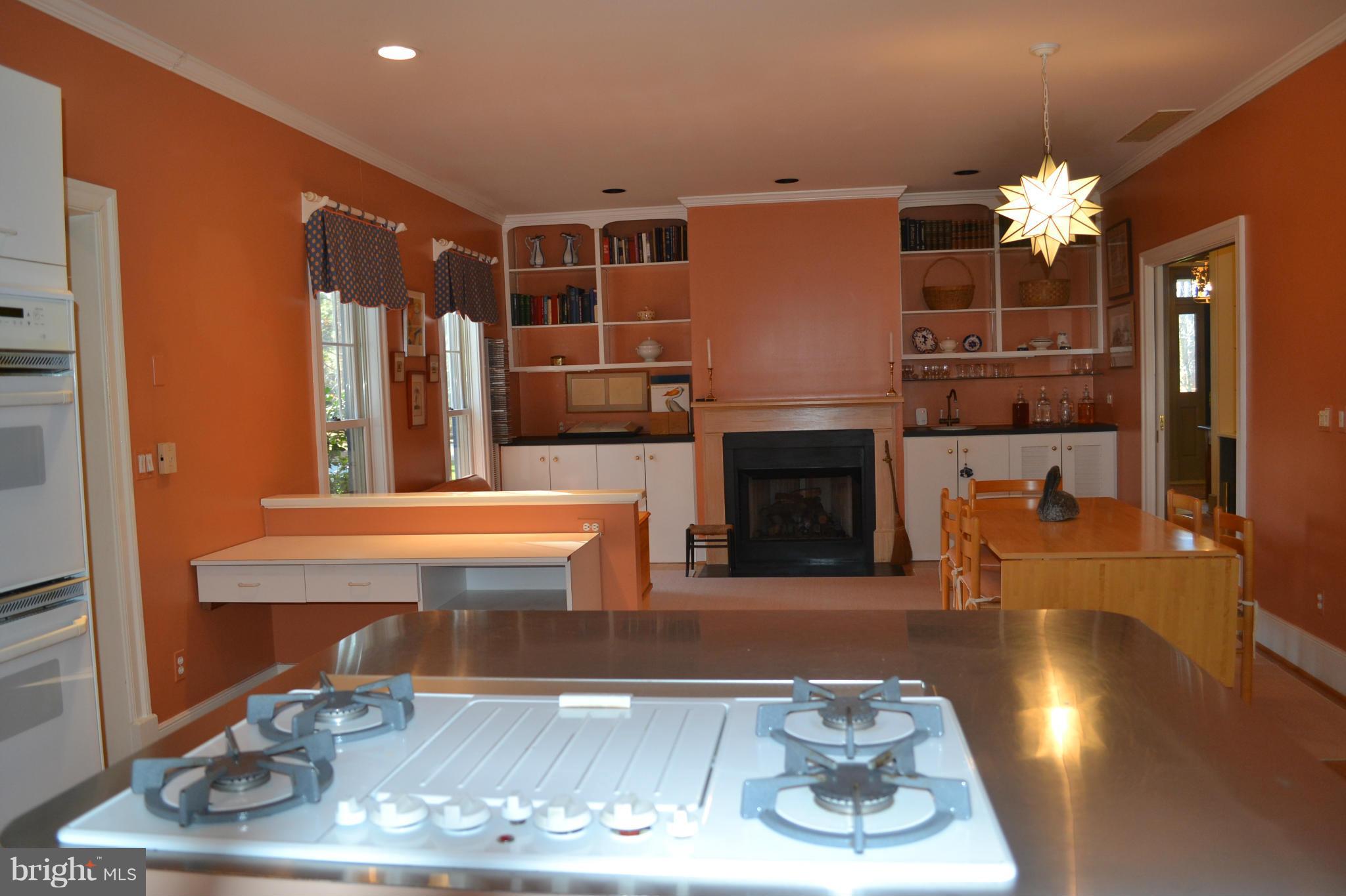 8845 Teal Point Road Easton, MD 21601 - Photo 13 of 16 Family Room