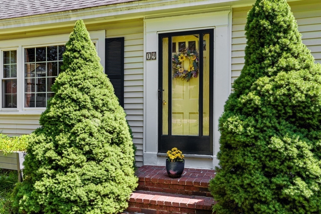19 Middle Road Amesbury, MA 01913 - Photo 38 of 42 Gallery Image 38