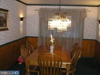 12817 Elnora Road Philadelphia, PA 19154 - Photo 3 of 6