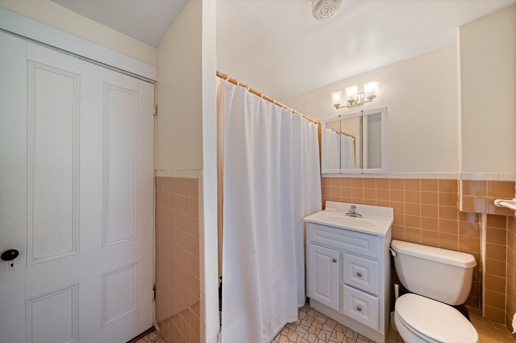 17 Myrtle Street Boston, MA 02130 - Photo 29 of 42