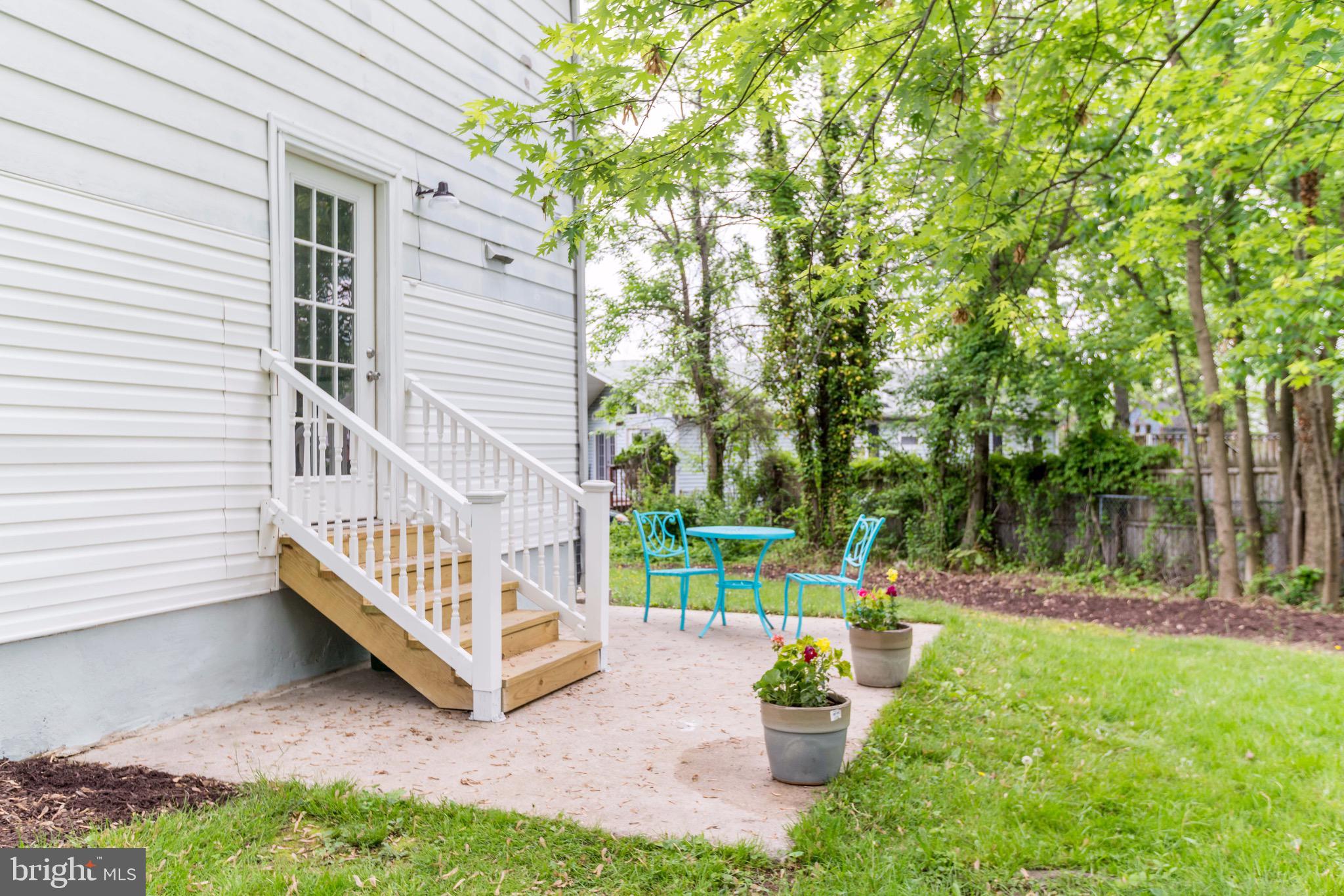 5023 Pilgrim Road Baltimore, MD 21214 - Photo 22 of 30 Patio to large level lot