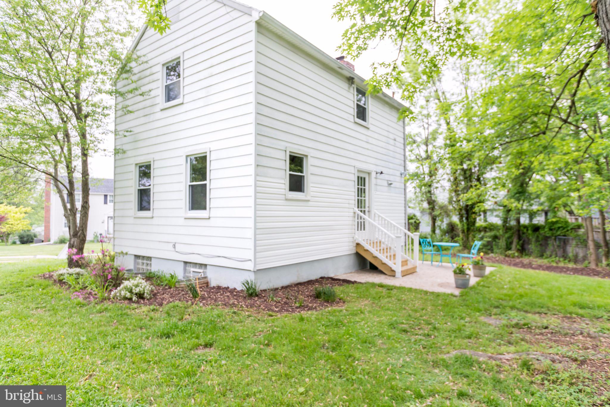 5023 Pilgrim Road Baltimore, MD 21214 - Photo 24 of 30 Patio to large level lot
