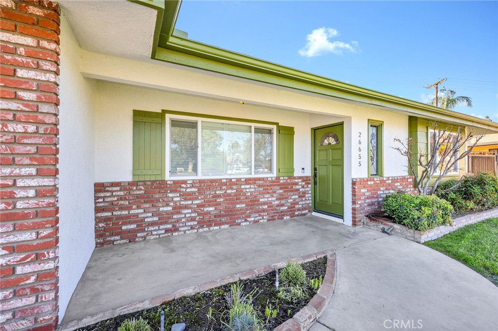 26655 Del Rosa Drive Hemet, CA 92544 - Photo 4 of 57 a front view of a house
