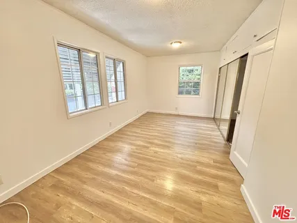$1,750 | 288 South Coronado Street, Los Angeles, CA 90057