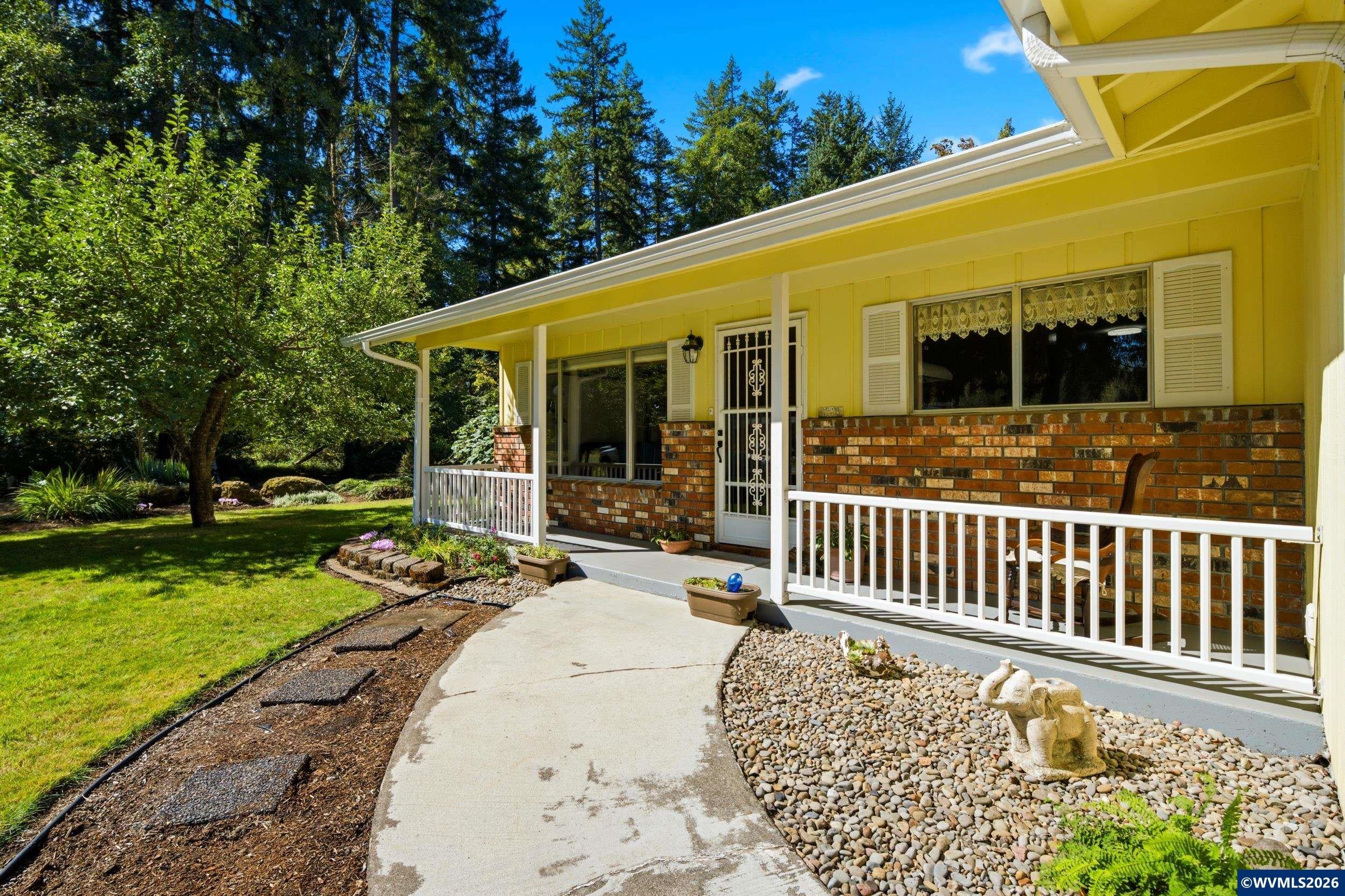 45890 River Loop Lyons, OR 97358 - Photo 9 of 45 Gallery Image 9