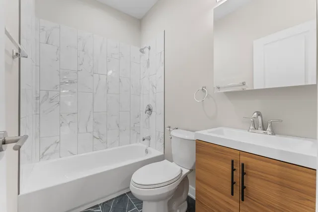 $855,000 | 3029 West Washington Boulevard, Chicago, IL 60612