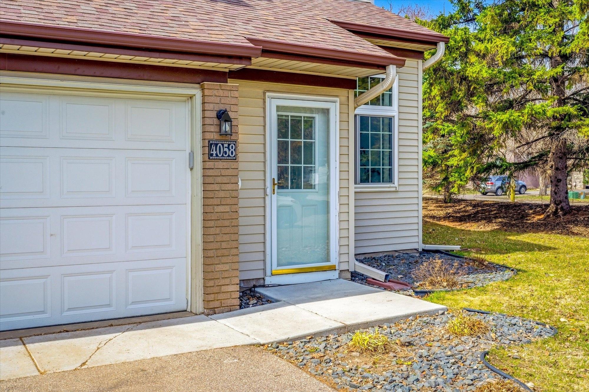 4058 Wilshire Circle, Unit 48 Shoreview, MN 55126 - Photo 6 of 34