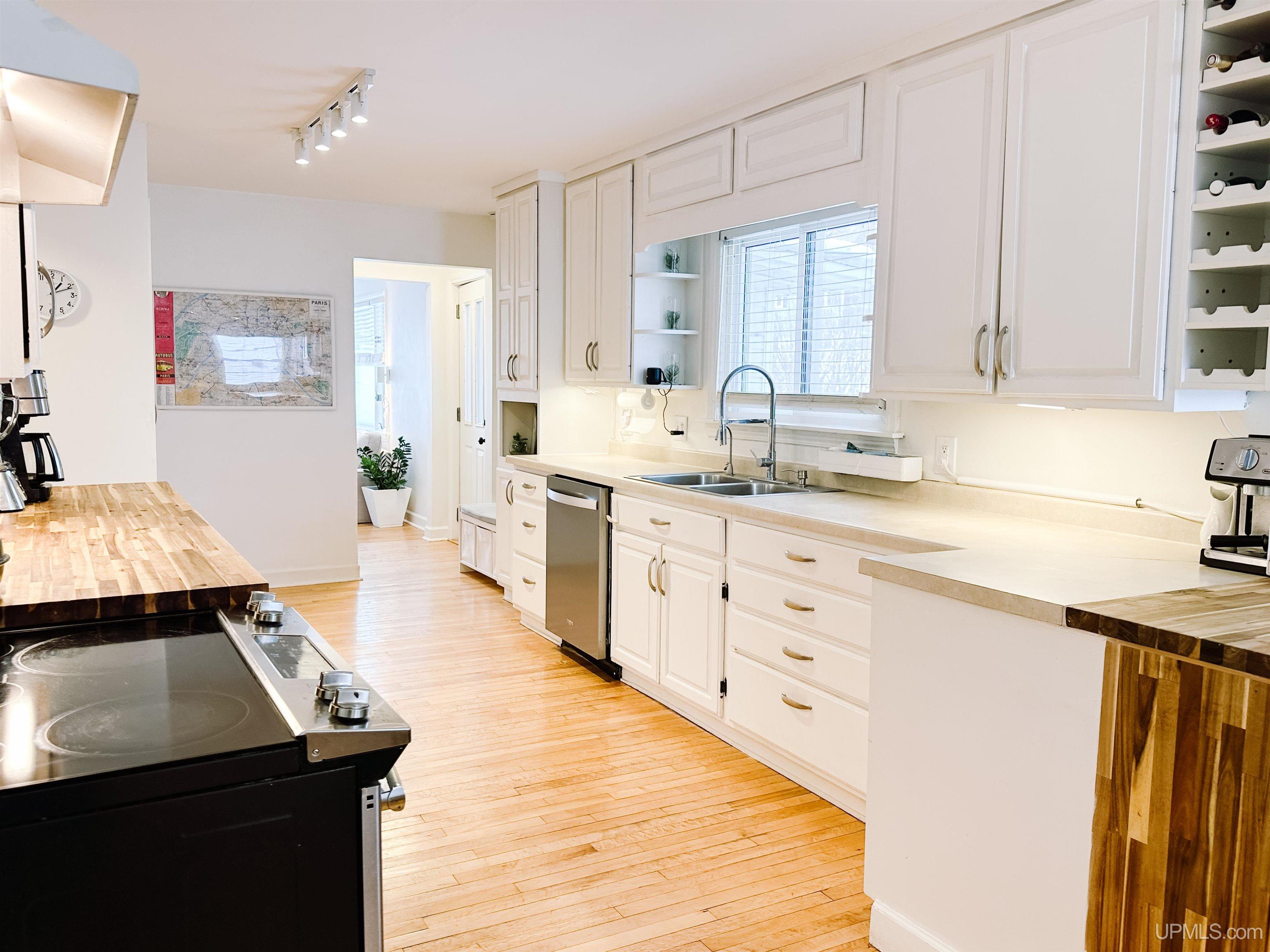 423 West Hampton Street Marquette, MI 49855 - Photo 26 of 99