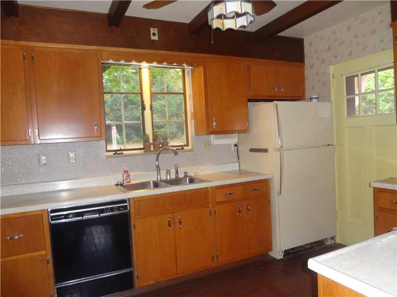 4523 Norwin Road Whitehall, PA 15236 - Photo 8 of 23 Kitchen.