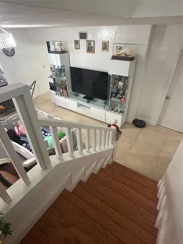 a view of entryway and hall