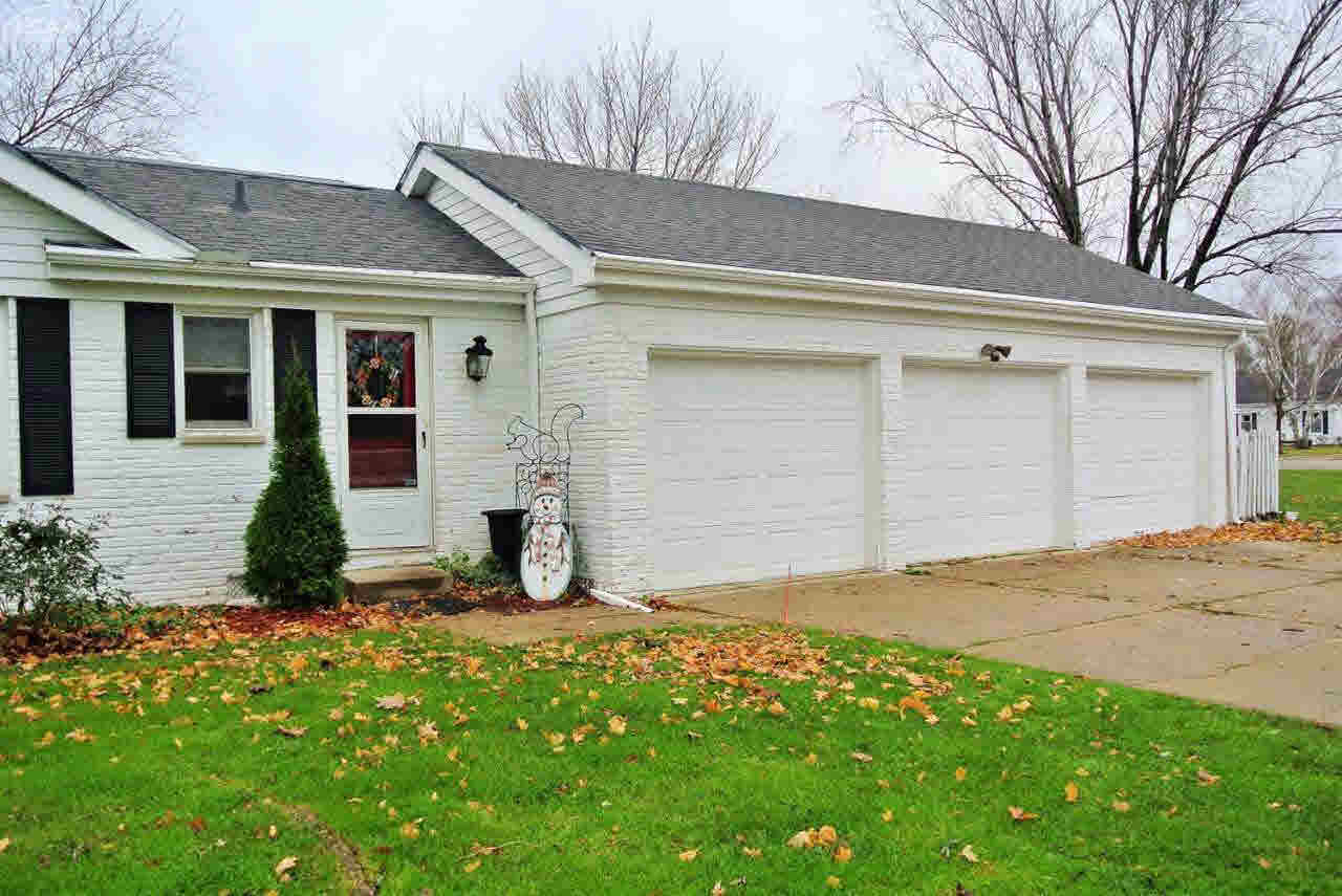 5443 Territorial Road Grand Blanc, MI 48439 - Photo 3 of 33 21240875-2.JPG