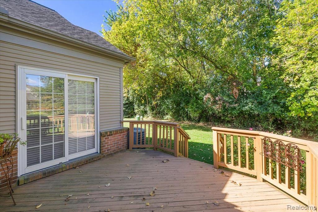 833 Garnet Court Rochester, MI 48306 - Photo 10 of 50