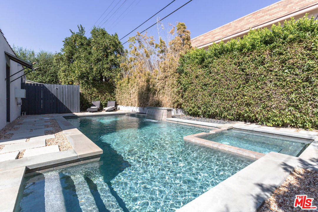 3407 Madera Avenue Los Angeles, CA 90039 - Photo 35 of 46 a view of a back yard of the house