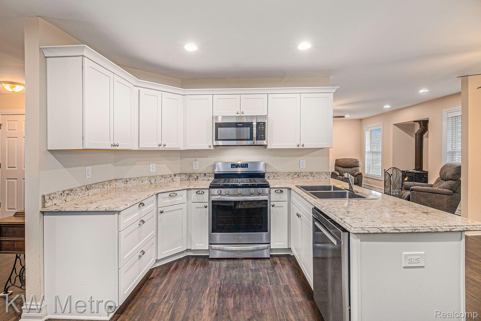 3644 Gannon Road Fowlerville, MI 48836 - Photo 7 of 33 Kitchen