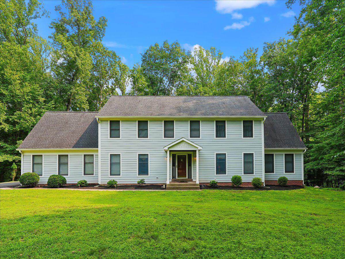8253 Honeysuckle Road Manassas, VA 20112 - Photo 2 of 15 Charming home on 3.3 Acres with a lot of privacy