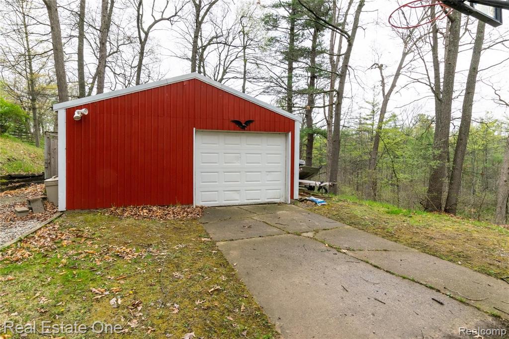 770 Drahner Road Leonard, MI 48367 - Photo 5 of 26