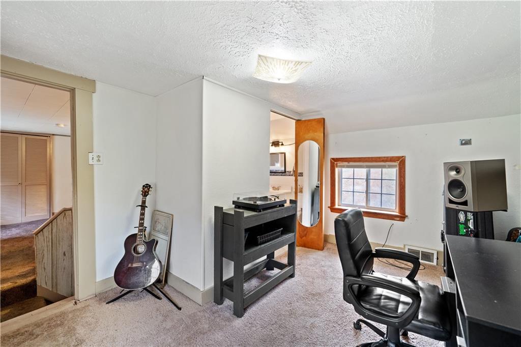697 Banetown Road Washington, PA 15301 - Photo 14 of 34 2
