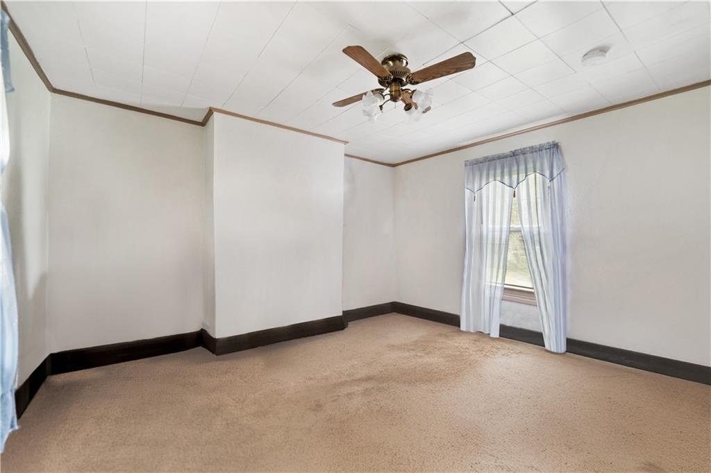 697 Banetown Road Washington, PA 15301 - Photo 8 of 34